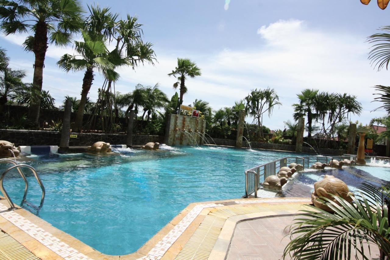Hermes Palace Hotel Банда Ачех Екстериор снимка