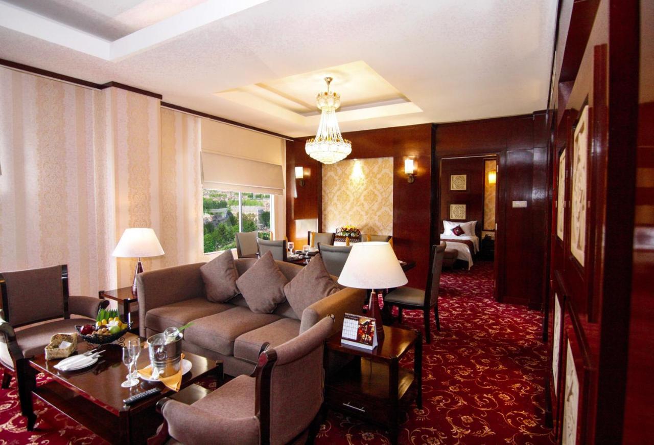 Hermes Palace Hotel Банда Ачех Екстериор снимка