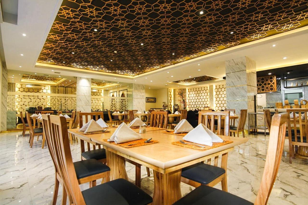 Hermes Palace Hotel Банда Ачех Екстериор снимка