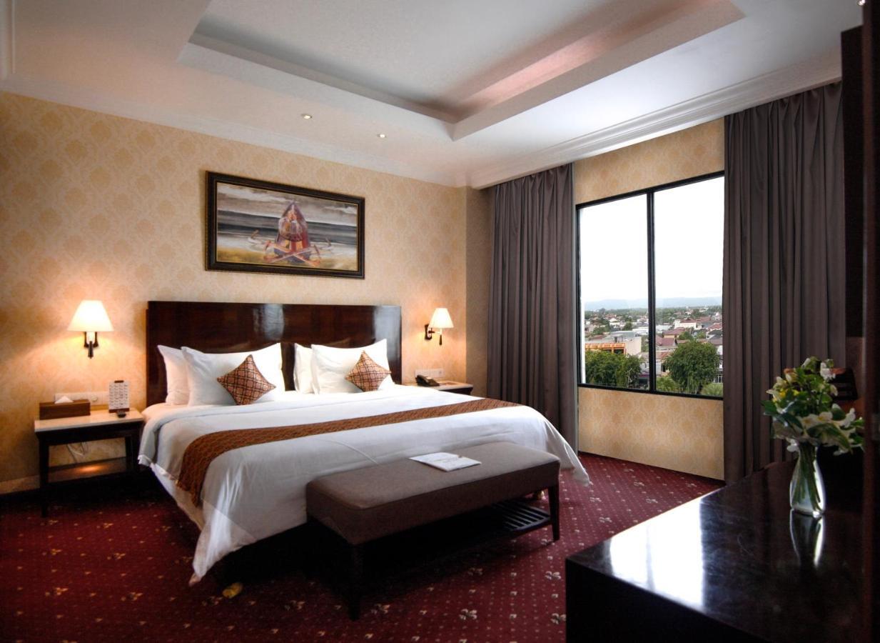 Hermes Palace Hotel Банда Ачех Екстериор снимка