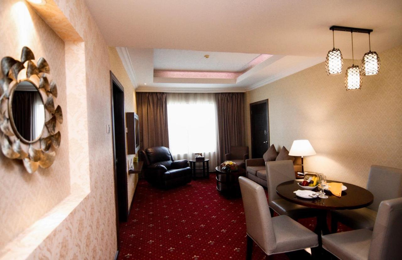 Hermes Palace Hotel Банда Ачех Екстериор снимка