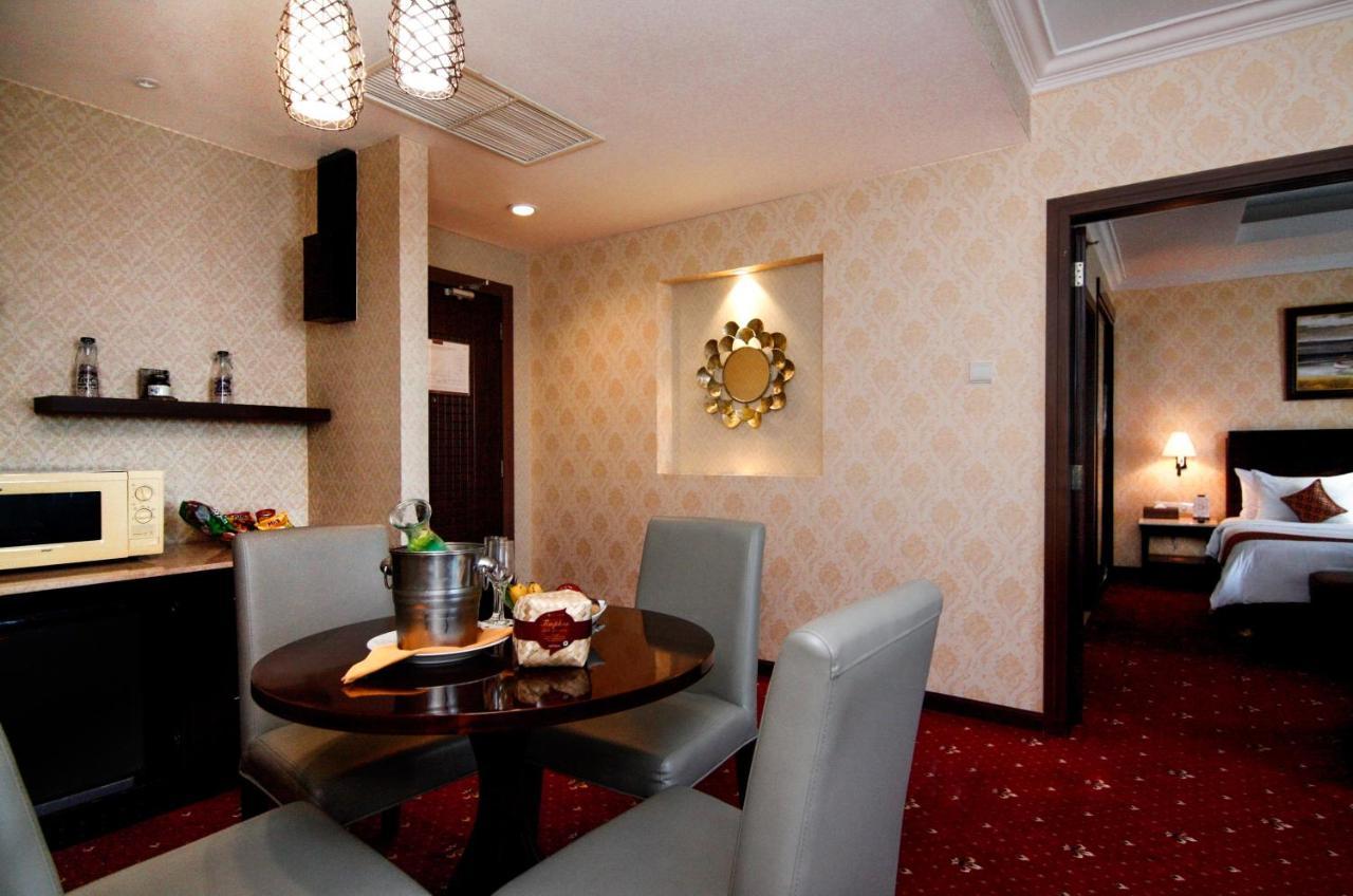 Hermes Palace Hotel Банда Ачех Екстериор снимка