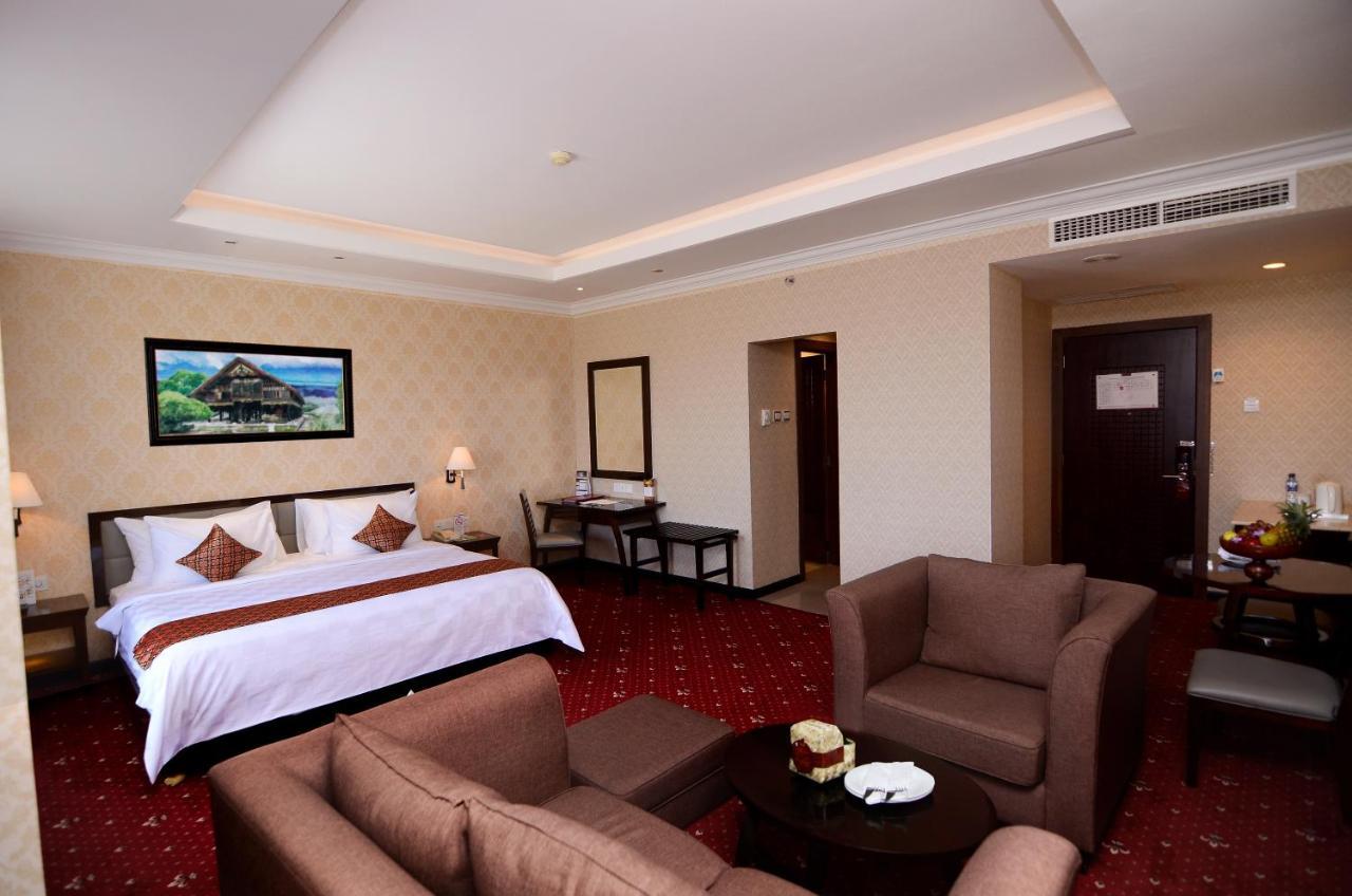 Hermes Palace Hotel Банда Ачех Екстериор снимка