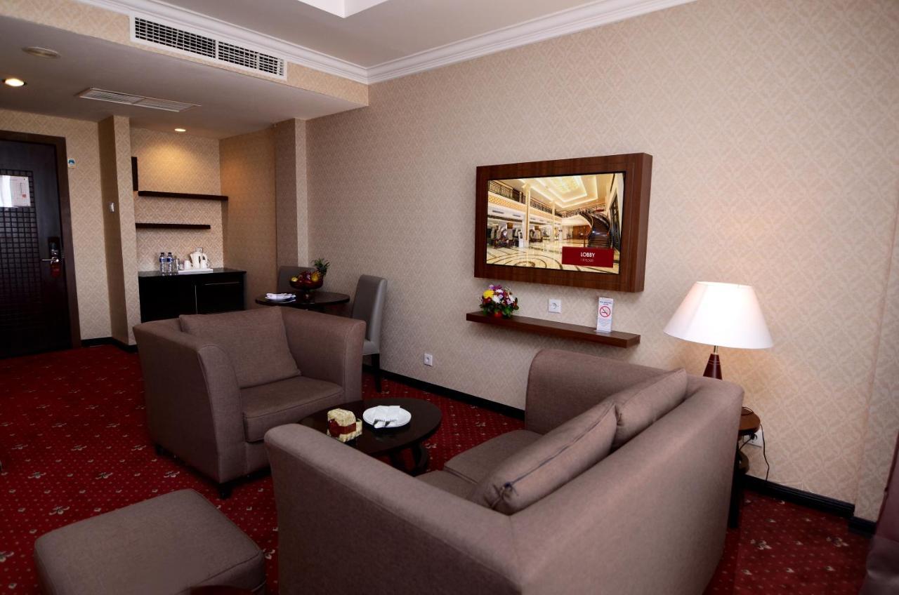 Hermes Palace Hotel Банда Ачех Екстериор снимка