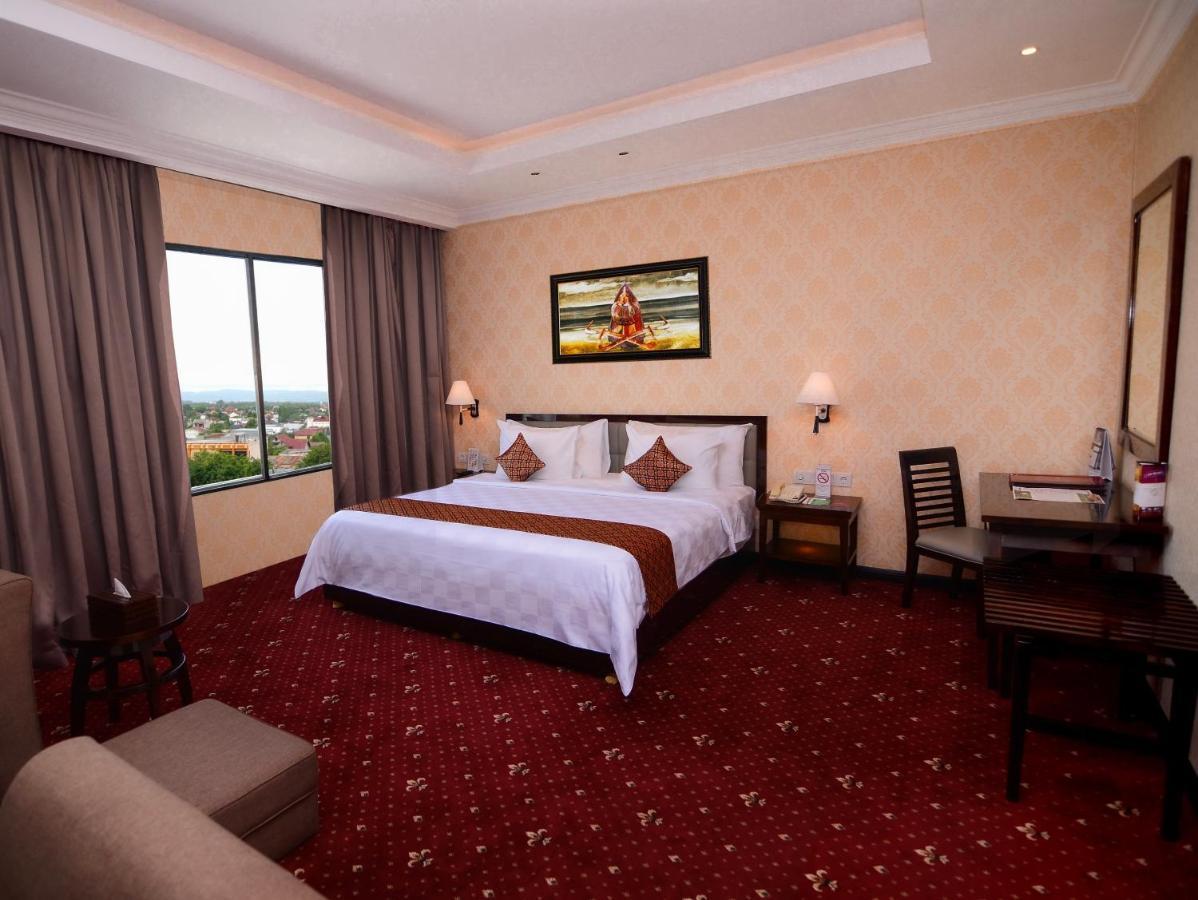 Hermes Palace Hotel Банда Ачех Екстериор снимка